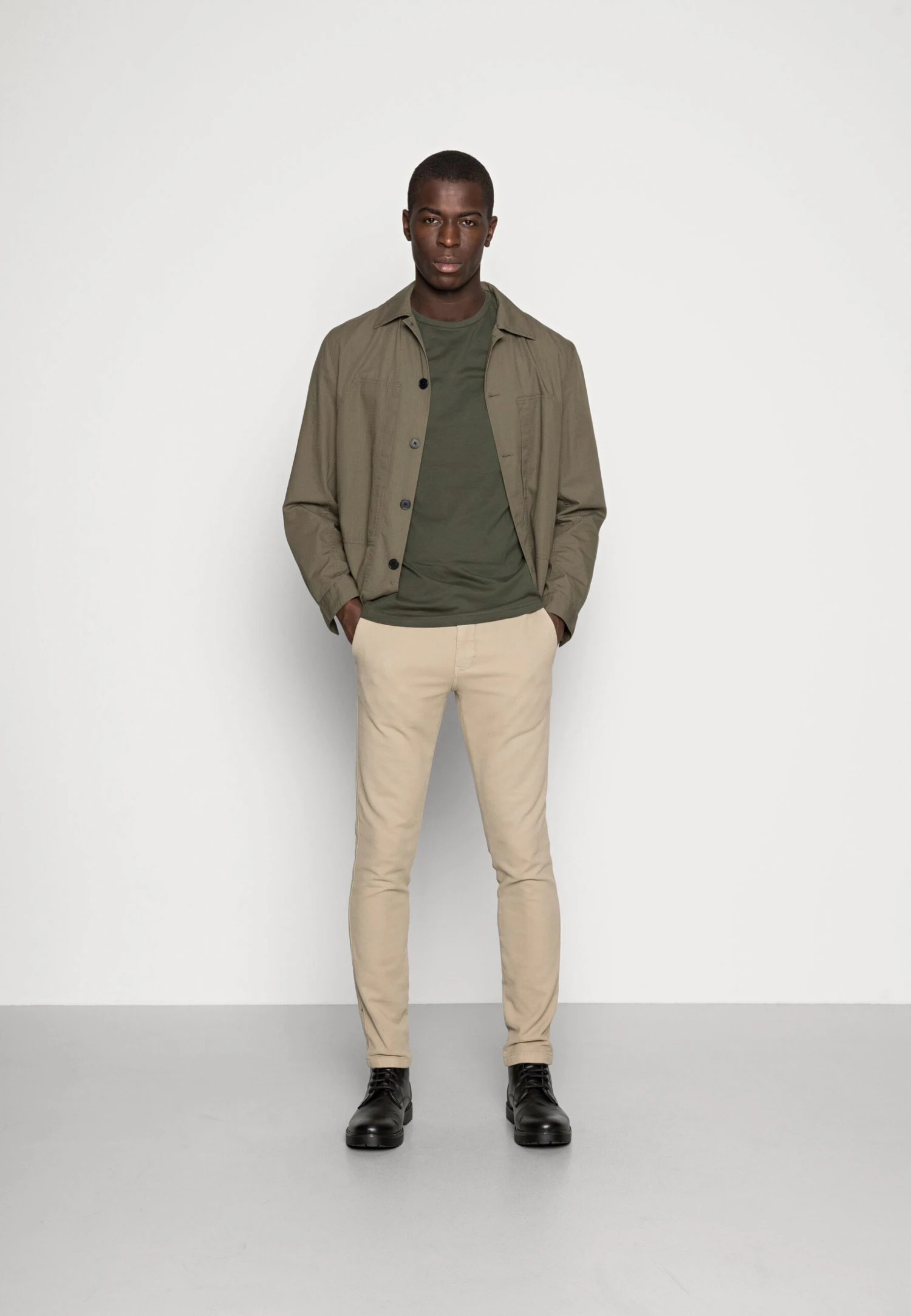 Pier One 5 Pack - Basic T-Shirt - Dark Blue/Grey/Khaki 3 Pier One 5 Pack - Basic T-Shirt - Dark Blue/Grey/Khaki