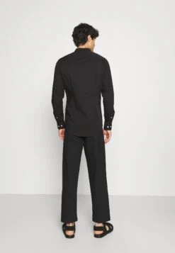 Pier One Muscle Fit Stand- Shirt - Black -Pier One 0baebc4f5c6545e38aaa3b4f90cebbda