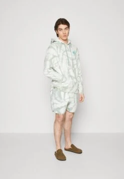 Pier One Hoodie - Green -Pier One 10d3811261c24b9d8c7d0133ab605ae6