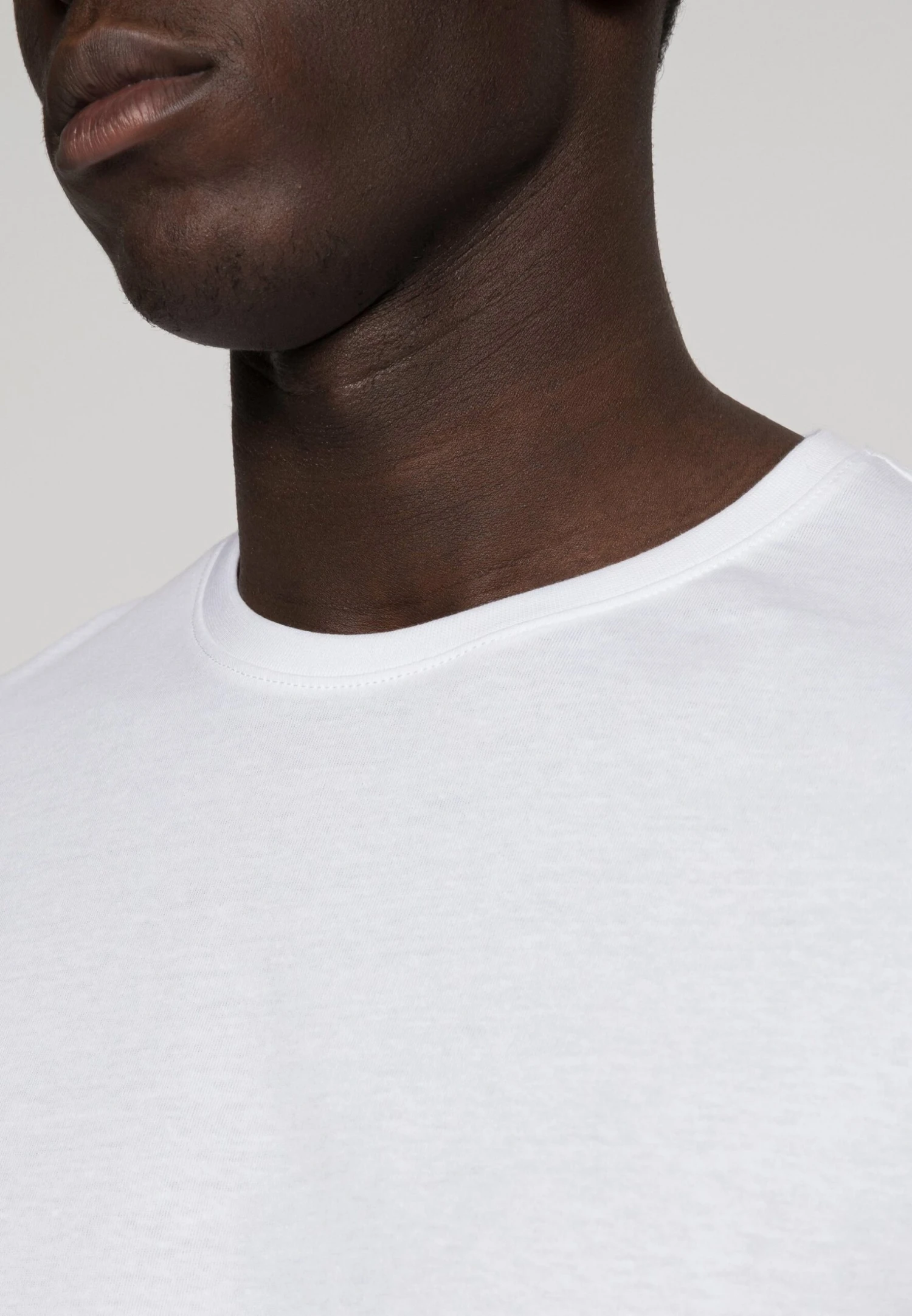 Pier One 3 Pack - Basic T-Shirt - White/Black/Light Grey 9 Pier One 3 Pack - Basic T-Shirt - White/Black/Light Grey - Image 7