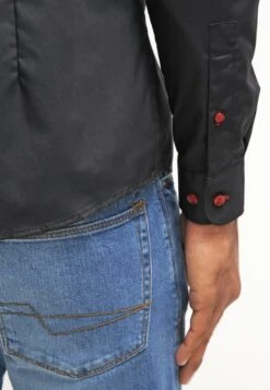 Pier One Shirt - Black/Red 12 Pier One Shirt - Black/Red -Pier One 1cc26882c4194d1486a01c69112de5b1