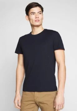 Pier One 2 Pack - Basic T-Shirt - White/Dark Blue -Pier One 29e824f9825c4b58be6620e83ee4ac6b