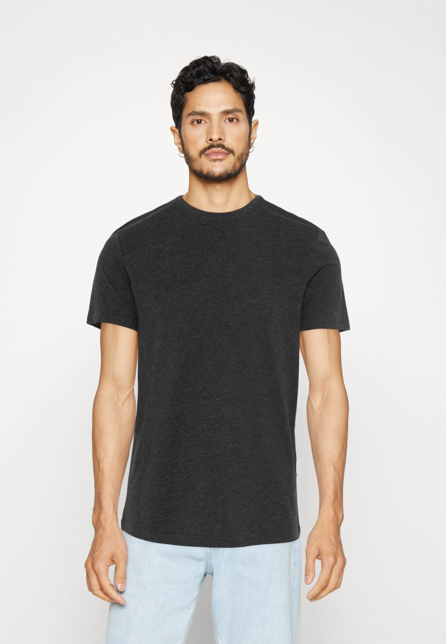 Pier One 5 Pack - Basic T-Shirt - White/Off-White/Lilac 6 Pier One 5 Pack - Basic T-Shirt - White/Off-White/Lilac - Image 4