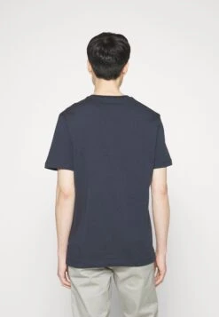 Pier One Cocktail Tee- Print T-Shirt - 503 - Dark Blue 10 Pier One Cocktail Tee- Print T-Shirt - 503 - Dark Blue -Pier One 38497a2249dd47d5ae90f41ac9c92d30