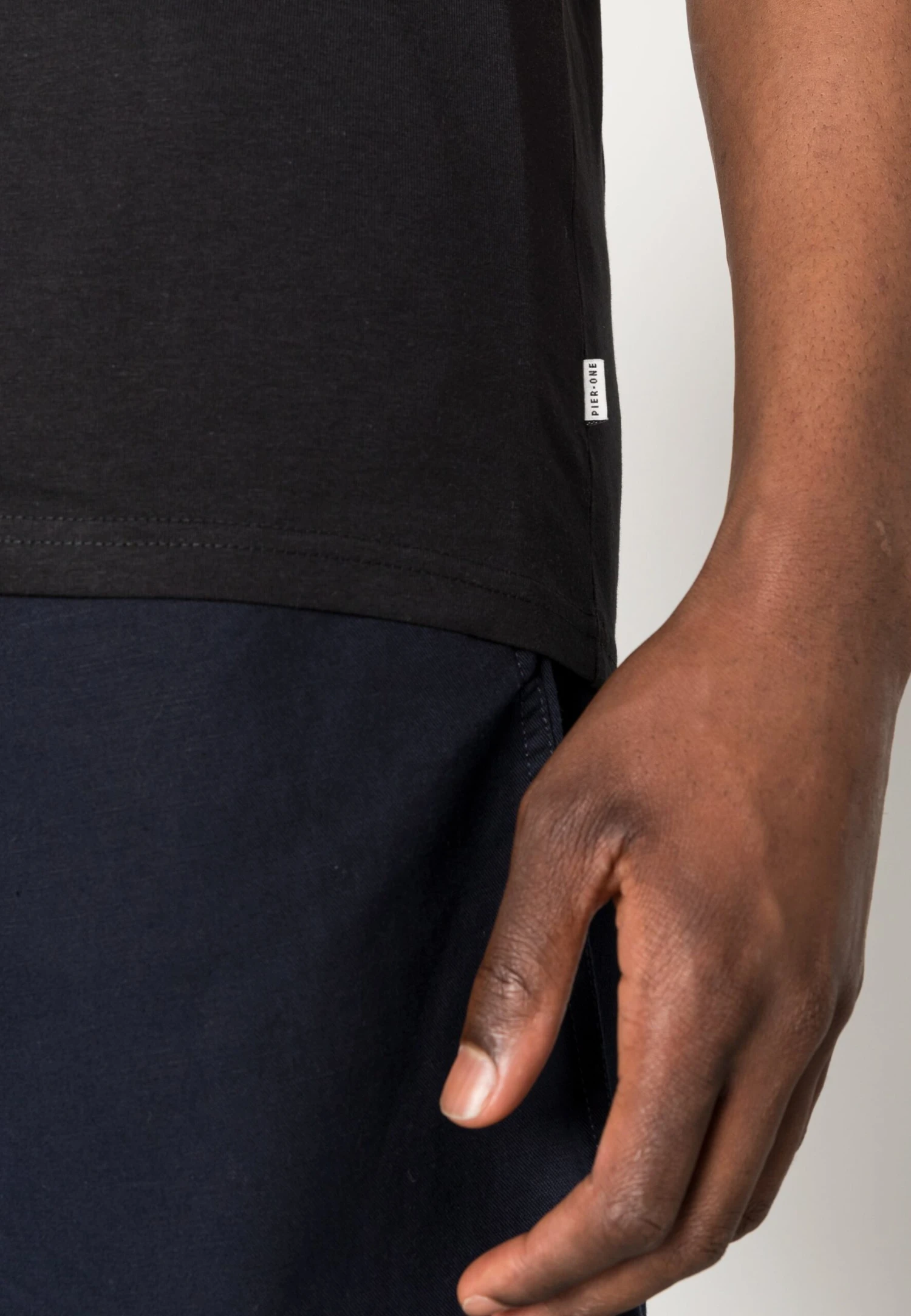 Pier One 5Pack - Top - White / Black 8 Pier One 5Pack - Top - White / Black - Image 6