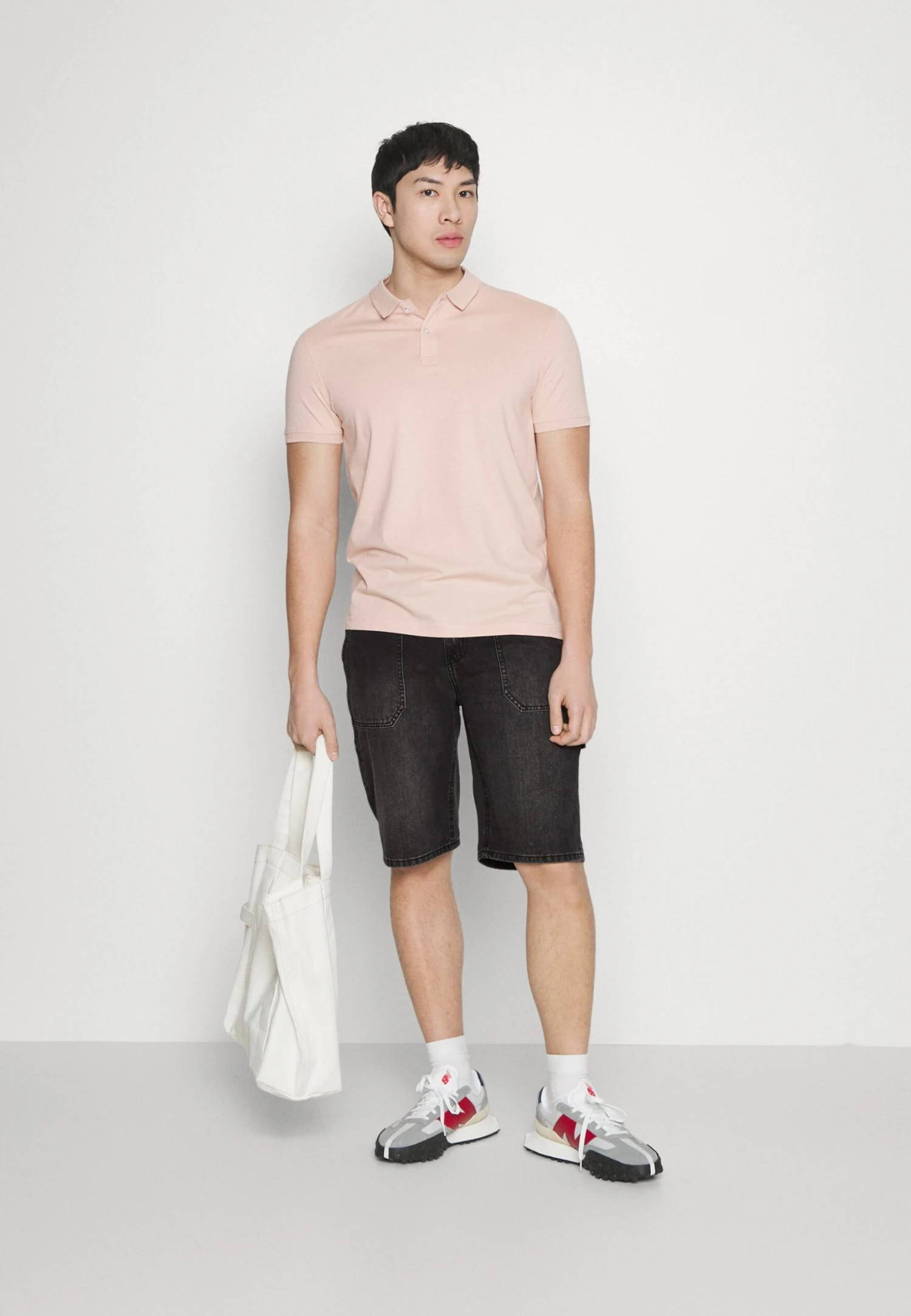 Pier One Regular Fit Carpenter - Denim Shorts -Black 3 Pier One Regular Fit Carpenter - Denim Shorts -Black - Image 2