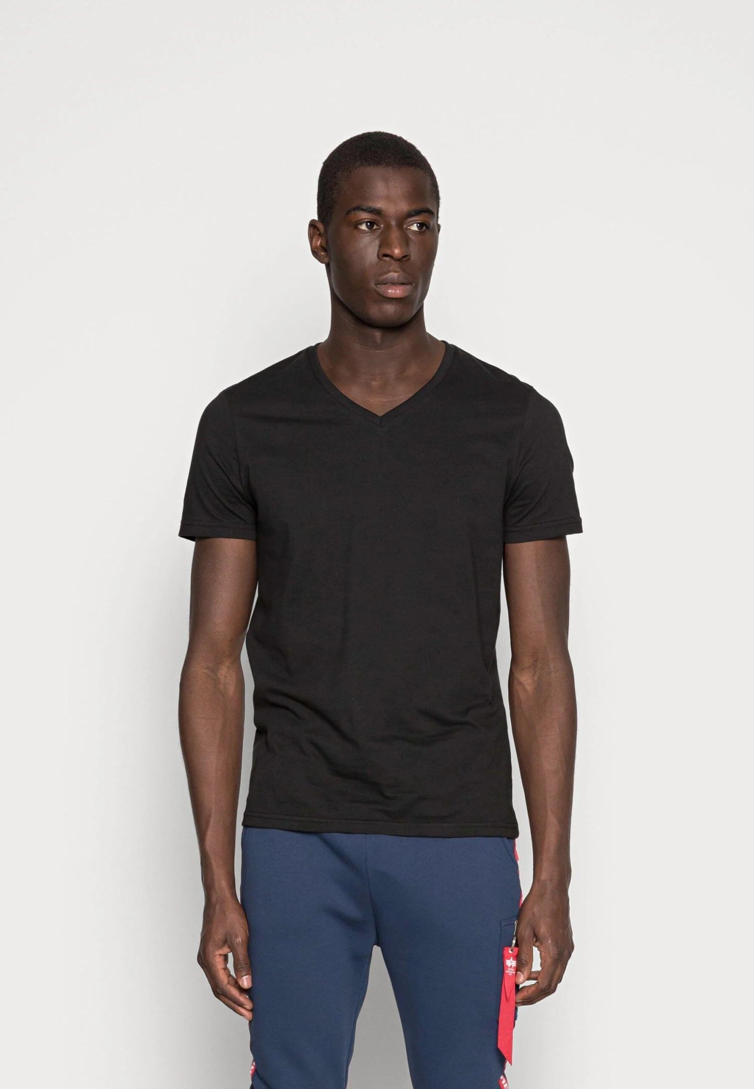 Pier One 3 Pack- Basic T-Shirt - Black 4 Pier One 3 Pack- Basic T-Shirt - Black - Image 2