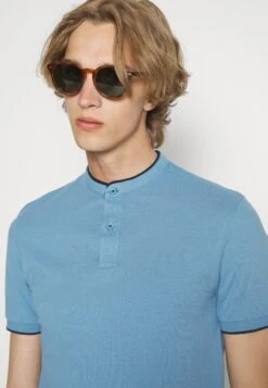 Pier One Basic T-Shirt - Light Blue -Pier One 456fe74b3a0247ada5ec82d4c6c9d7ce