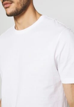 Pier One 5 Pack - Basic T-Shirt - White/Black/Bordeaux -Pier One 4a6de0d2b72e4f1290d4d17a26a3cd34