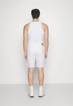 Pier One Colored Twill White Denim - Denim Shorts - White Denim -Pier One 6fb902e0dcfa488a9a60ba7e359e011c