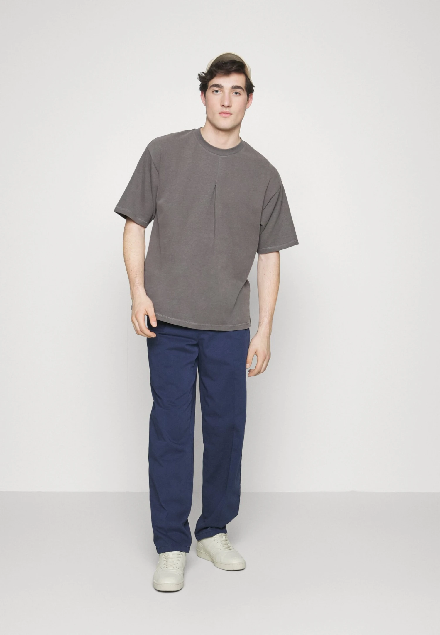 Pier One Basic T-Shirt - Basic T-Shirt 4 Pier One Basic T-Shirt - Basic T-Shirt - Image 2