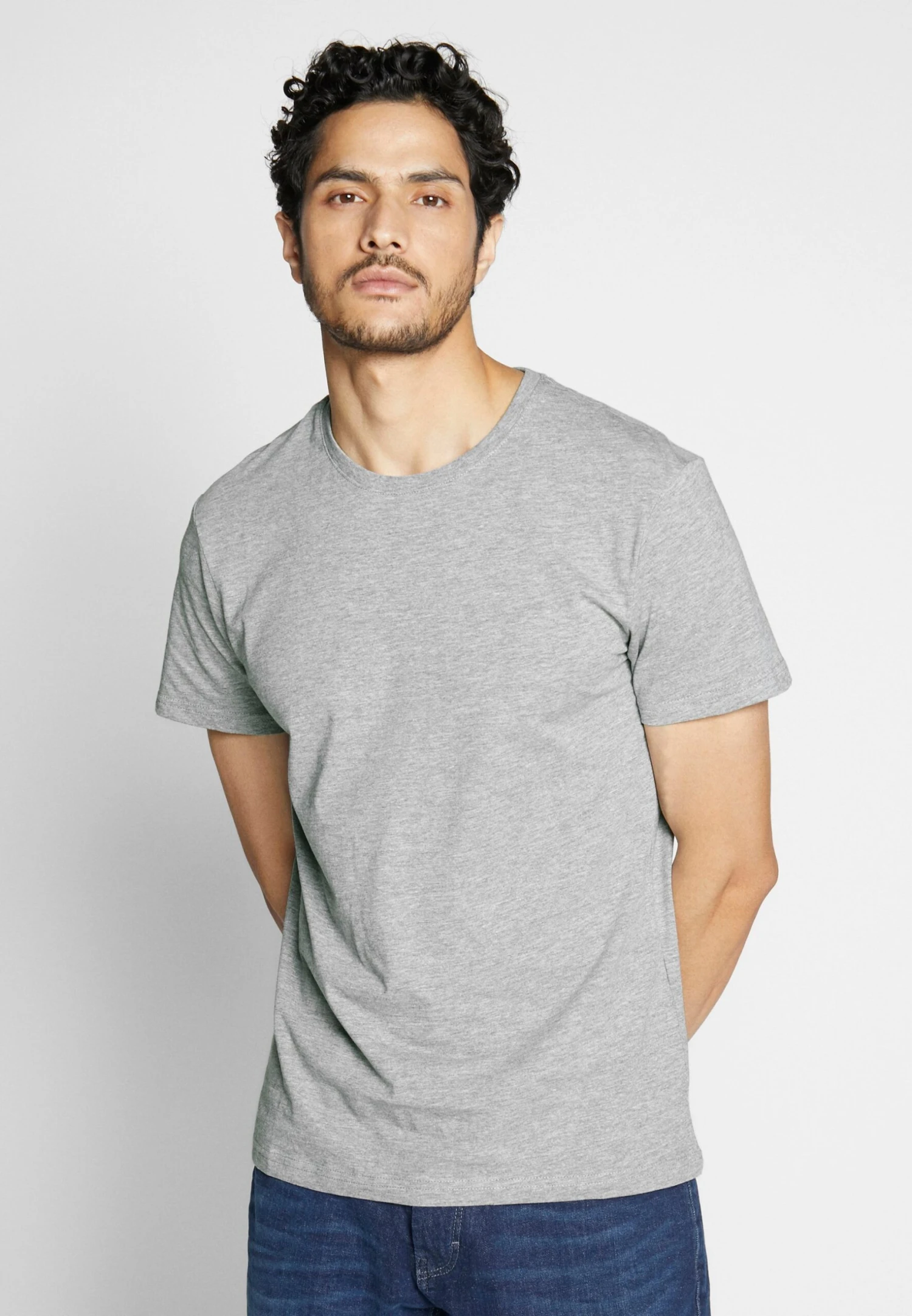 Pier One 4 Pack - Basic T-Shirt - Black/White/Blue 4 Pier One 4 Pack - Basic T-Shirt - Black/White/Blue - Image 2