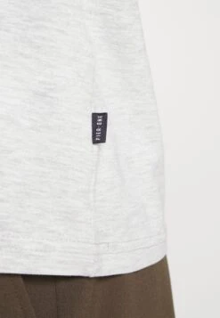 Pier One 5 Pack - Basic T-Shirt - Light Grey - 101_White - 001_Green - 602 -Pier One 7d13067417124de684e97c638550a94b