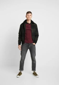 Pier One Muscle Fit - Polo Shirt - Bordeaux -Pier One 8f04bc93cb86430fb17b7449fe3c0ce3