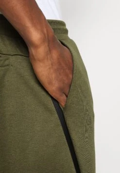 Pier One Tracksuit Bottoms - Olive -Pier One 92124823220646329f52c61a38cf8de5