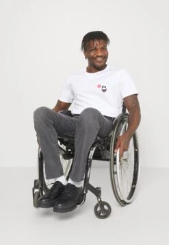 Pier One Straight Leg Jeans - Grey Denim 14 Pier One Straight Leg Jeans - Grey Denim -Pier One aa391ddaeb5b4eb88a37b8d011fe8892