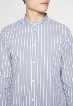 Pier One Muscle Fit Stand- Shirt - Blue -Pier One aef632d443f84662a23ef0d9f4646ec0