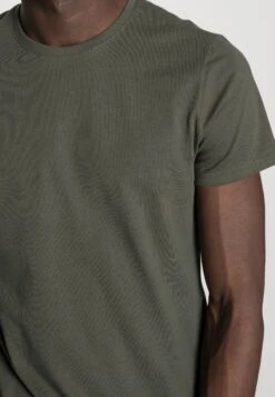 Pier One 3 Pack - Basic T-Shirt - Black/Grey/Green -Pier One ba2abdb3c78c4a8bb5a16ee701db5a1d