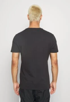 Pier One 7 Pack - Basic T-Shirt - Black -Pier One c239e8a3e78042a8accd19b3ccbc3f93