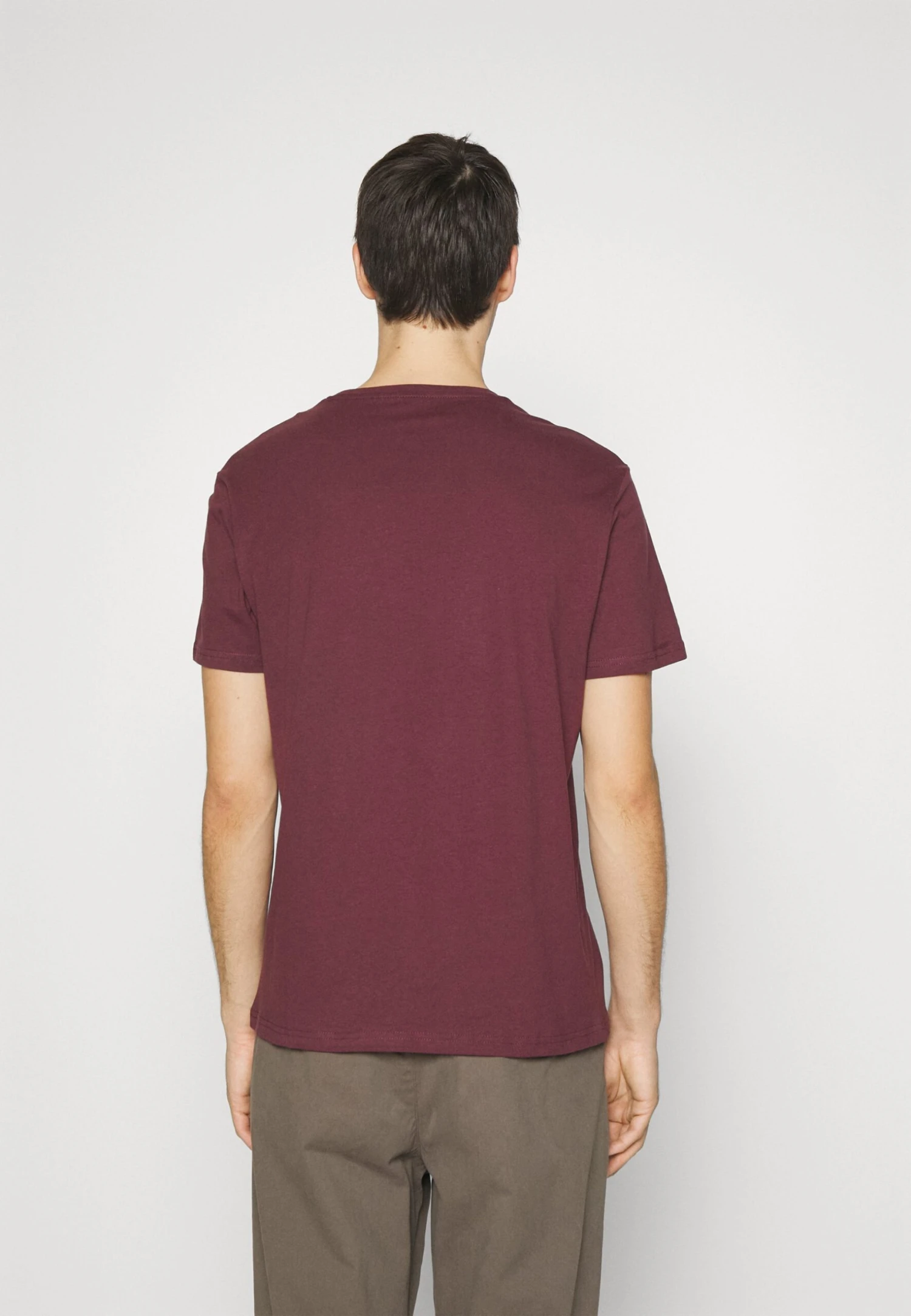 Pier One 5 Pack - Basic T-Shirt - Black/White/Dark Blue 5 Pier One 5 Pack - Basic T-Shirt - Black/White/Dark Blue - Image 3