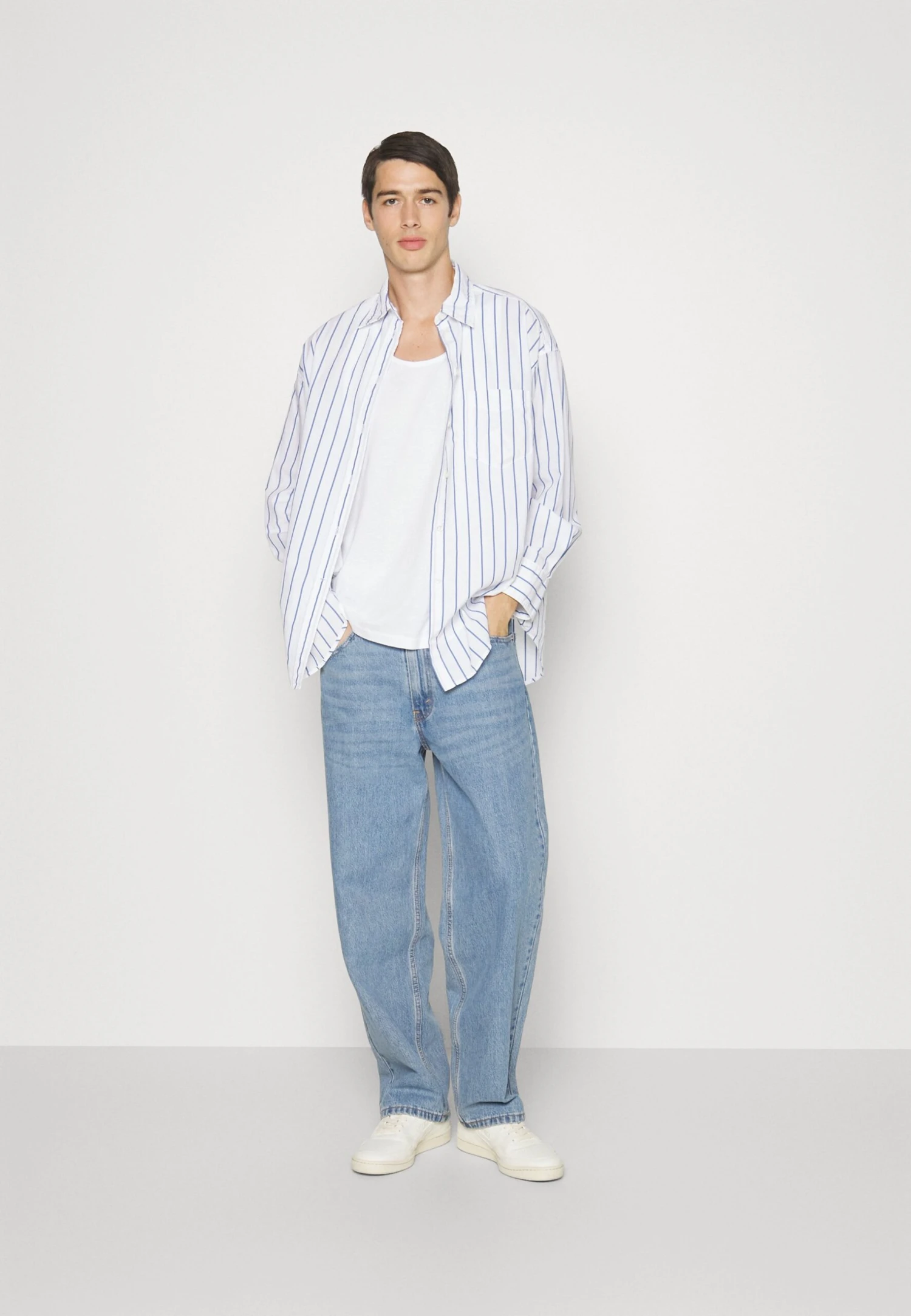 Pier One 5Pack - Top - White 7 Pier One 5Pack - Top - White - Image 5