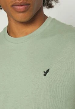 Pier One 3 Pack Unisex - Basic T-Shirt - White/Offwhite /Green -Pier One d23f111cb2e748f791d902cf155010fc