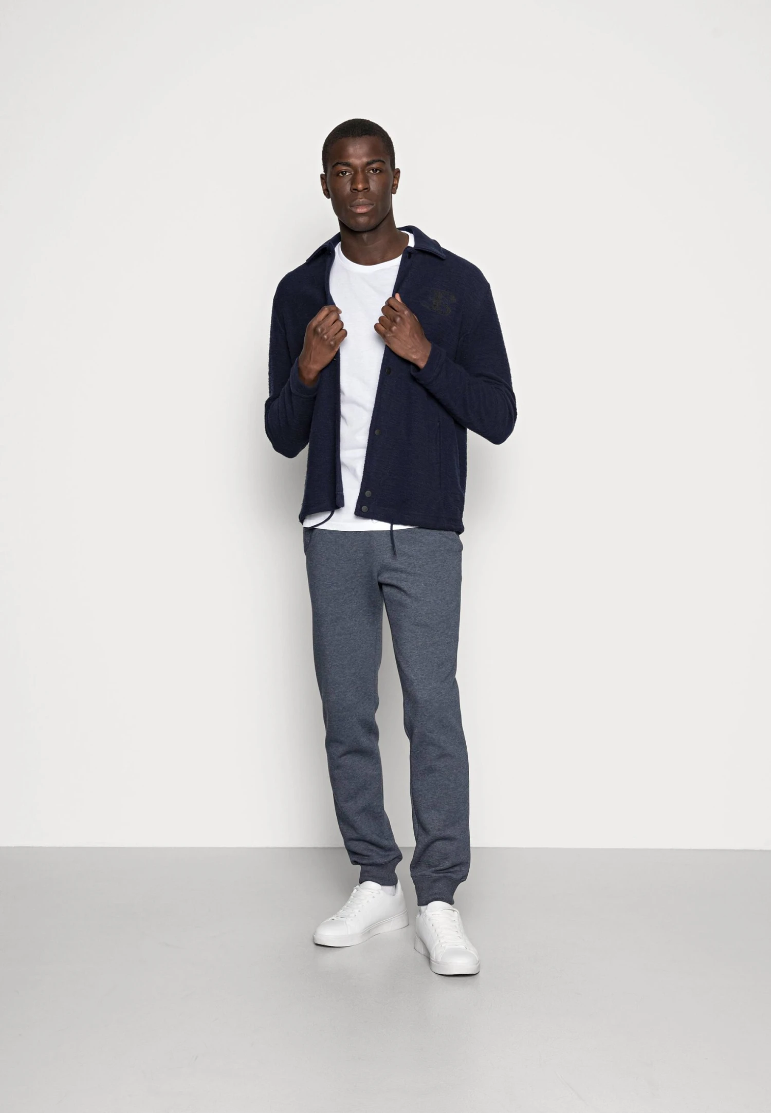 Pier One 3 Pack - Basic T-Shirt - White/Black/Light Grey 3 Pier One 3 Pack - Basic T-Shirt - White/Black/Light Grey