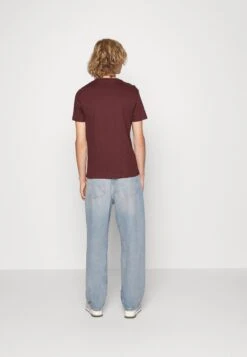 Pier One 5 Pack - Basic T-Shirt - Bordeaux/Light Grey/Brown -Pier One d55cab10d6ca40b0b3ad8037a2f594fd