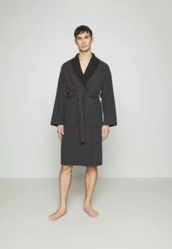 Pier One -Pier One d74acb5b72bf4a45a923d6b0a18d6eaf