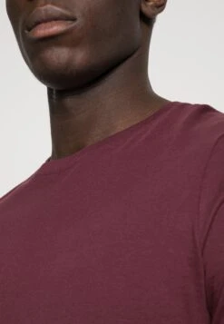 Pier One 2 Pack - Basic T-Shirt - Bordeaux -Pier One dde4a41bb87943ada78e9639f6e4c9bf
