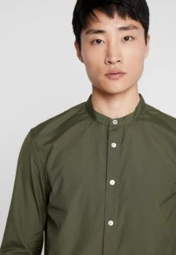 Pier One 2 Pack - Shirt - Oliv/Black -Pier One e61d982891db443cb20fcf452cc69907